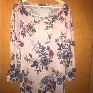 Cute floral hacci top from Lane Bryant. Size 28